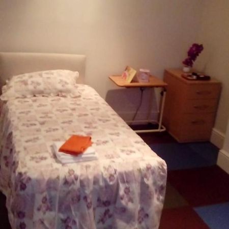 Carer 4 You Residential Home Upholland Ngoại thất bức ảnh