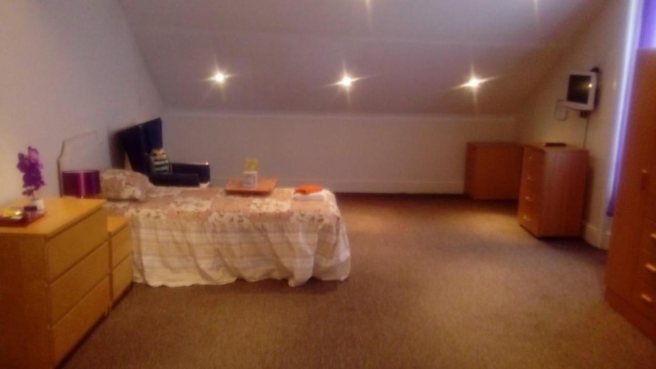 Carer 4 You Residential Home Upholland Ngoại thất bức ảnh