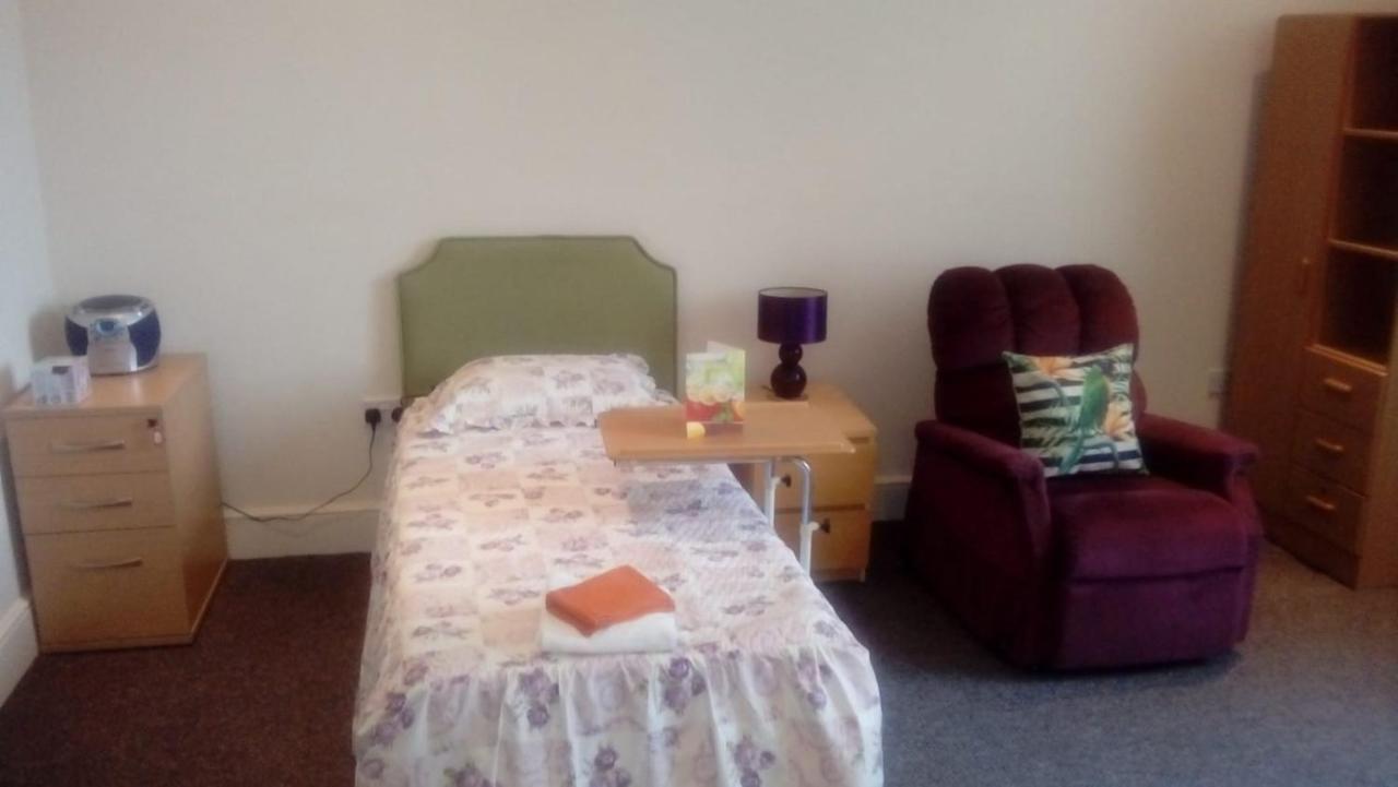 Carer 4 You Residential Home Upholland Ngoại thất bức ảnh