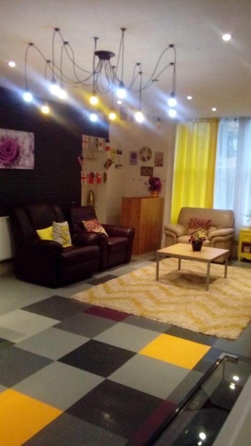 Carer 4 You Residential Home Upholland Ngoại thất bức ảnh