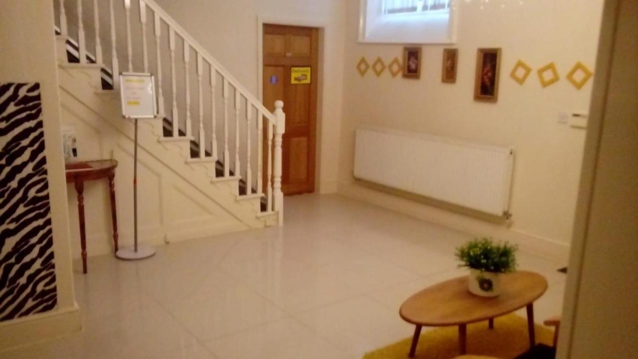 Carer 4 You Residential Home Upholland Ngoại thất bức ảnh